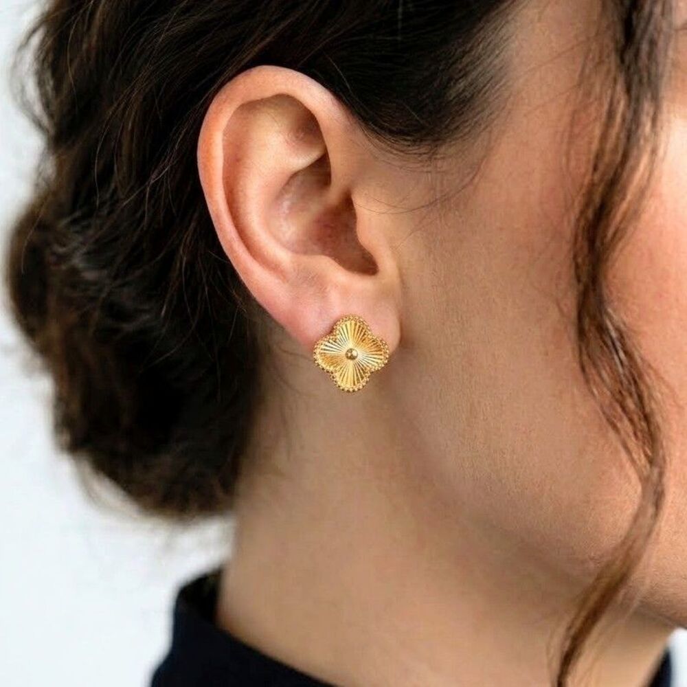 STAINLESS STEEL STUD EARRINGS Clover Shape Gold Striped Jewelry BRAND NEW